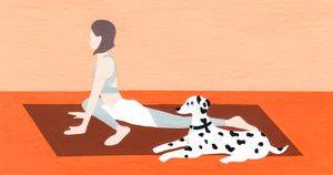 つらい生理痛の緩和に。腸腰筋をゆるめる「不調解消ヨガ」足を踏み出し9秒キープ