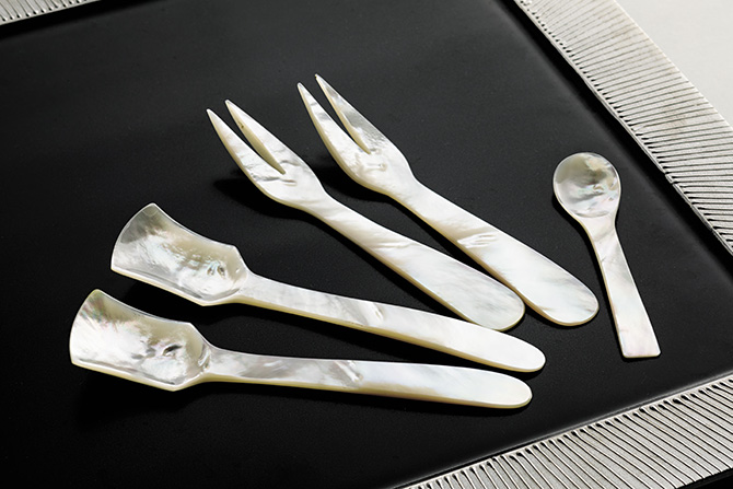 宝箱のような和菓子セットは年末年始の贈りものにもぴったり