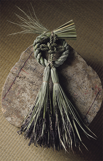 次世代に残したい、稲の国の誇らしき伝統「注連縄（しめなわ）飾り」