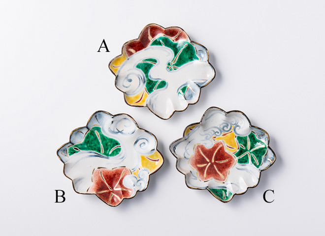 ワラ灰釉 龍田川平向付 当代香齋 作 | 家庭画報.com｜“素敵な人”の