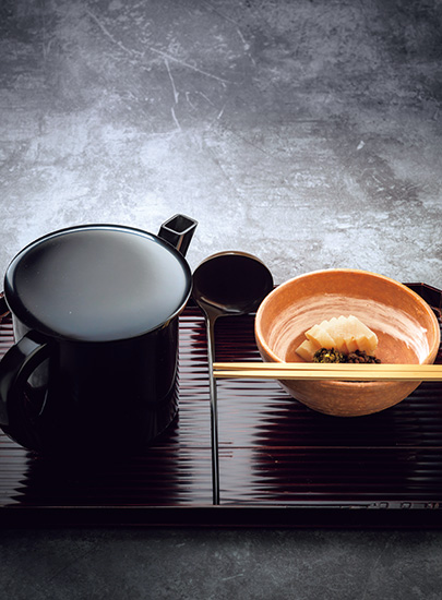 パリの人々を魅了した茶懐石の一会。真葛焼の器におもてなしの心を込めて