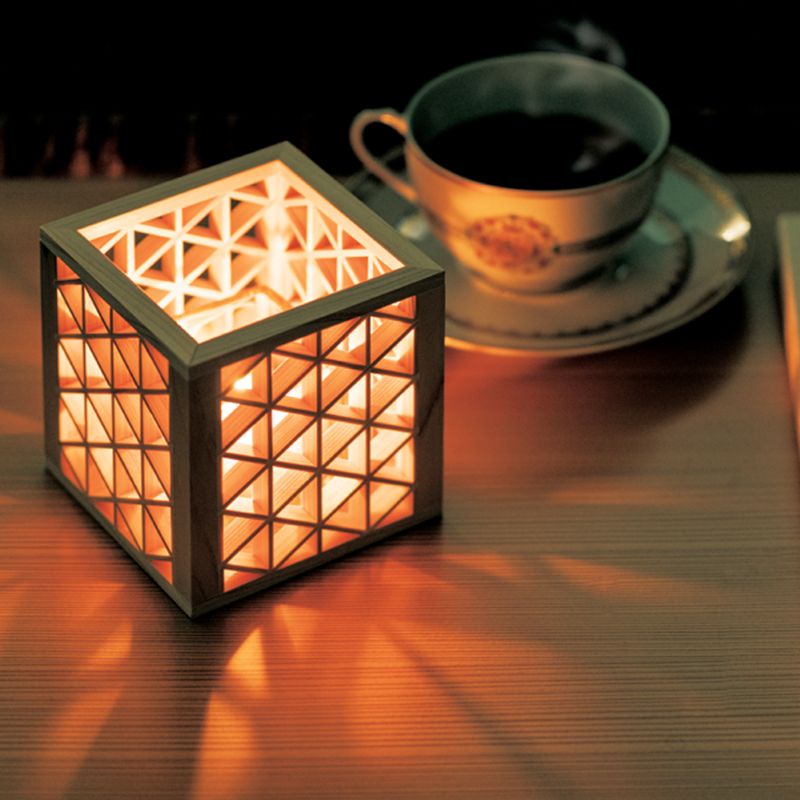 朝日焼の当主・松林豊斎さん作の茶碗のために組んだ茶箱 ふくいひろこ