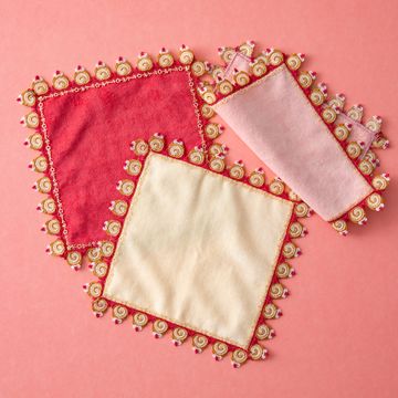 近沢レース シーズンタオルハンカチロールケーキ3色組